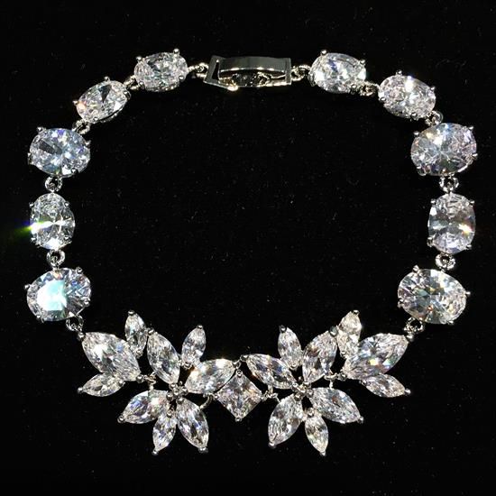 Picture of Clear Cz Flowers Bracelet. 6.75" Long