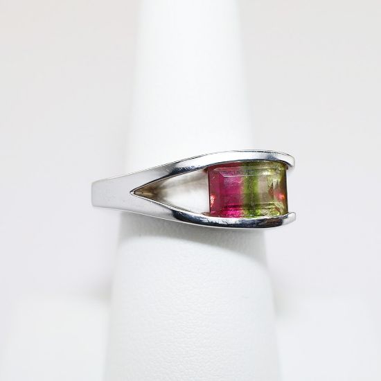 Picture of 14K White Gold Bi-Colored Emerald Cut Tourmaline Fashion Ring 