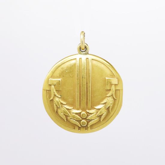 Picture of Early 20th Century 14k Yellow Gold Locket with Laurel Garland Motif