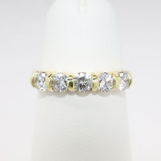 Picture of 14k Yellow Gold & Round Brilliant Cut Diamond Wedding Band