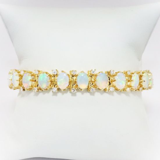 Picture of 18k Yellow Gold Opal & Diamond Bracelet 