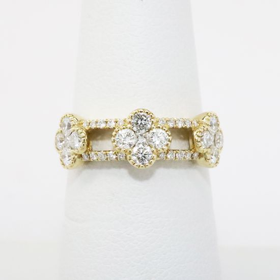 Picture of 14k Yellow Gold & Diamonds Split Band Ring with Quatrefoil Stations 