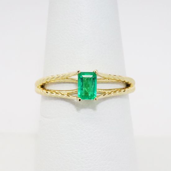 Picture of 14k Yellow Gold & Emerald Solitaire Ring 
