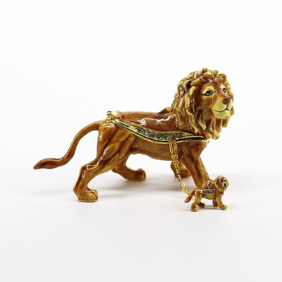 Picture of Kingspoint Designs King of the Jungle Lion Trinket Box with Matching Necklace