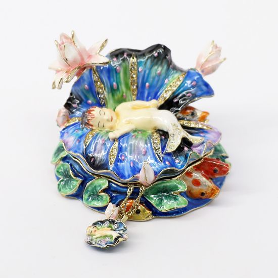 Picture of Kingspoint Designs Baby Mermaid in Lily Pad Cradle Trinket Box with Matching Necklace