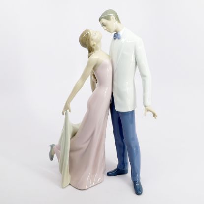 Picture of Lladro #6475 'Happy Anniversary' Romantic Dancing Couple Porcelain Figurine