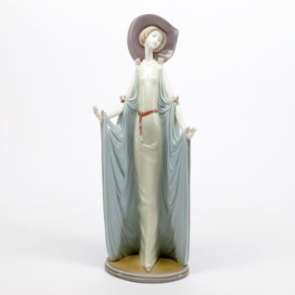 Picture of Lladro #1428 'Afternoon Tea' Porcelain Figurine from the Elegant Ladies Collection 