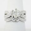 Picture of 18k White Gold Oval Diamond Bridal Set 
