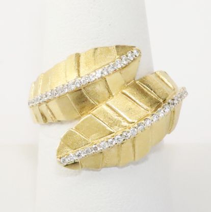 Picture of 14K Yellow Gold Leaf Diamond Ring 
