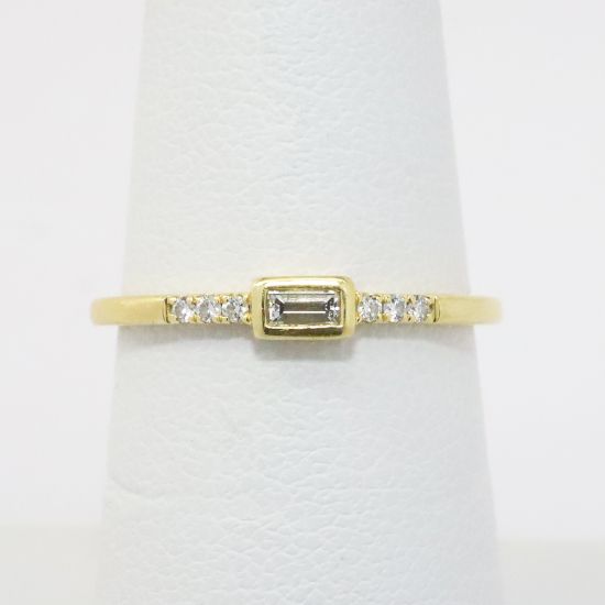 Picture of 18k Yellow Gold Baguette Diamond Band 