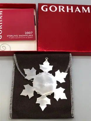 Picture of Gorham Sterling Silver 2007 Annual Snowflake Ornament, with box