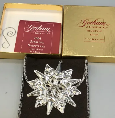 Picture of Gorham Sterling Silver 2004 Annual Snowflake Ornament, with box