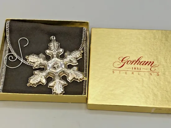Picture of Gorham Sterling Silver 1997 Annual Snowflake Ornament, with box
