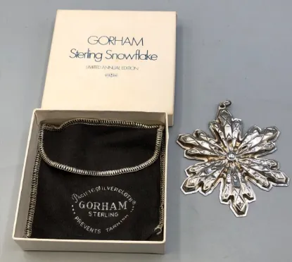 Picture of Gorham Sterling Silver 1974 Annual Snowflake Ornament, with Box