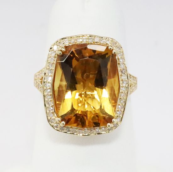 Picture of 14k Yellow Gold Citrine & Diamond Ring 