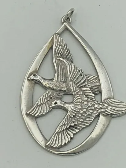 Picture of Wallace 1972 Annual Peace Dove Ornament Sterling Ornament, no box