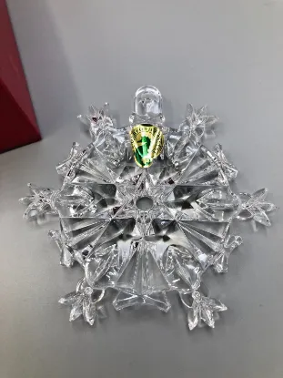 Picture of Waterford 2011 clear crystal annual Snow crystal Ornament, with Box