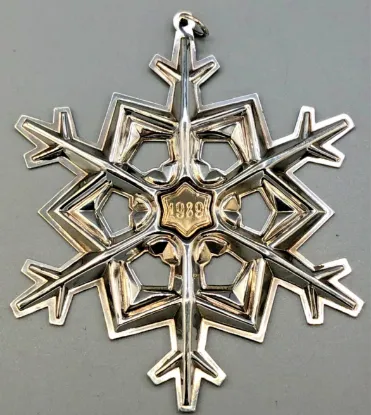 Picture of Gorham Sterling Silver 1989 Annual Snowflake Ornament, no box