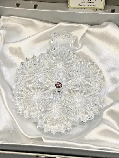 Picture of Waterford Snowflake Wishes 2016 "Serenity" Ornament with Lavender Center & Charm