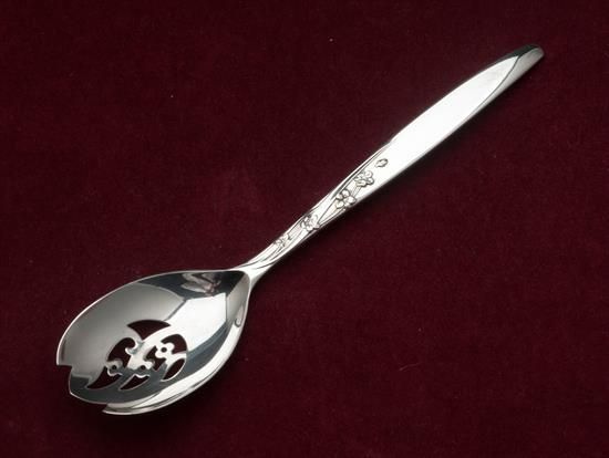 Picture of Pierced Tableserv.spn