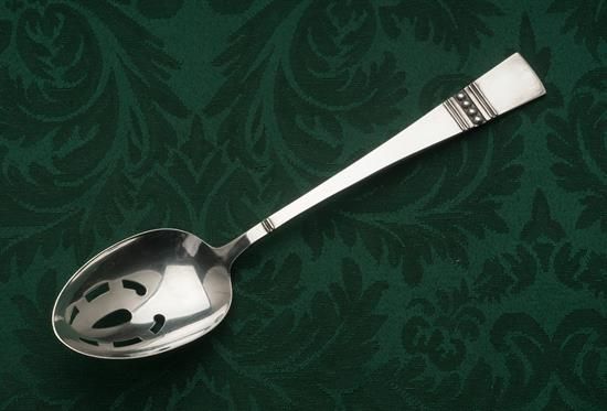 Picture of Pierced Tableserv.spn