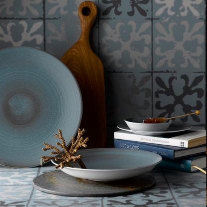 Picture of New 5pc. Setting