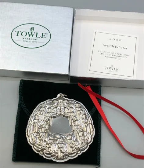 Picture of Towle 2002 Annual Wreath Ornament Sterling Silver "12 Drummers", with box
