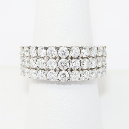 Picture of 14k White Gold Diamond Band