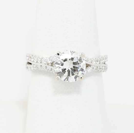 Picture of 18k White Gold 1.25Ct Round Brilliant Diamond Engagement Ring