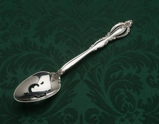 Picture of Pierced Tableserv.spn