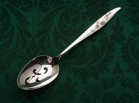 Picture of Pierced Tableserv.spn