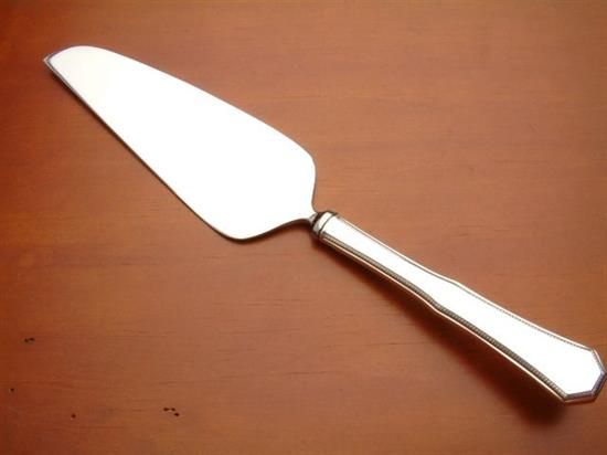 Picture of New Pie/cake Server