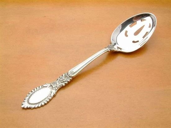 Picture of Pierced Tableserv.spn