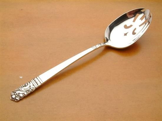 Picture of Pierced Tableserv.spn