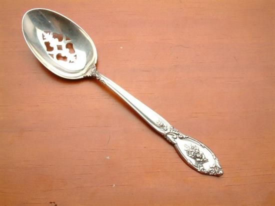 Picture of Pierced Tableserv.spn