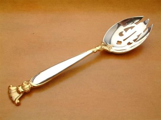 Picture of Pierced Tableserv.spn