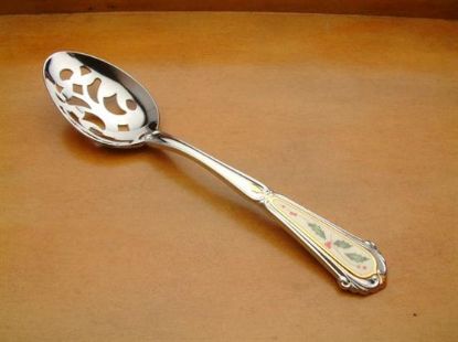 Picture of Pierced Tableserv.spn