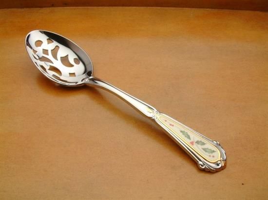 Picture of Pierced Tableserv.spn