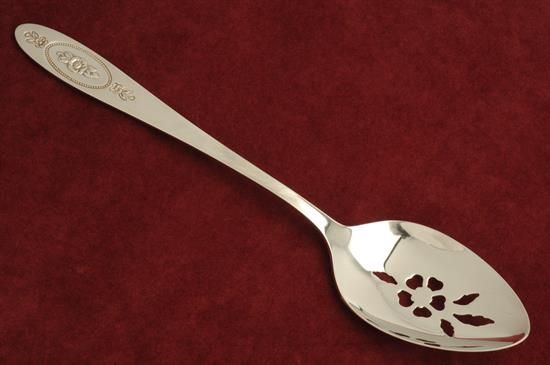 Picture of Pierced Tableserv.spn