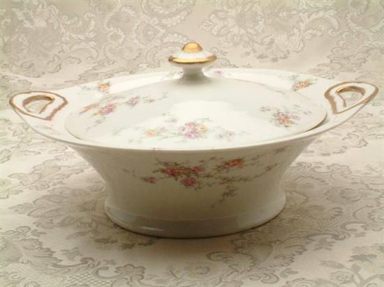 Picture of Covered Vegetable Bowl