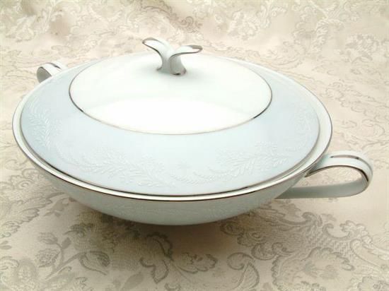 Picture of Covered Vegetable Bowl