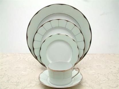 Picture of New 20pc. Service Of 4