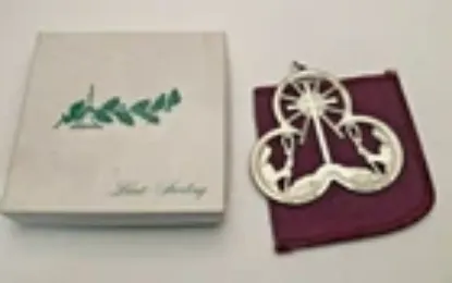 Picture of Lunt 1972 Sterling Silver Trefoil Ornament "Shepherds Village", with box