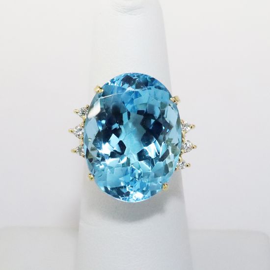 Picture of 18k Yellow Gold Blue Topaz & Diamond Ring 