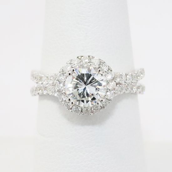 Picture of 14k White Gold 1CT Round Brilliant Diamond Engagement Ring 