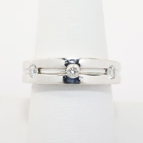 Picture of 18k White Gold Diamond Band 