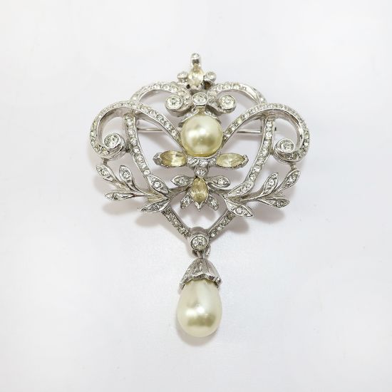 Picture of Vintage 1940's Reja New York Rhinestone & Faux Pearl Brooch